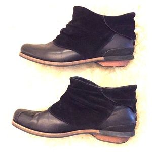 Patagonia Addie Ruffle Black Ankle Boots Sz 10